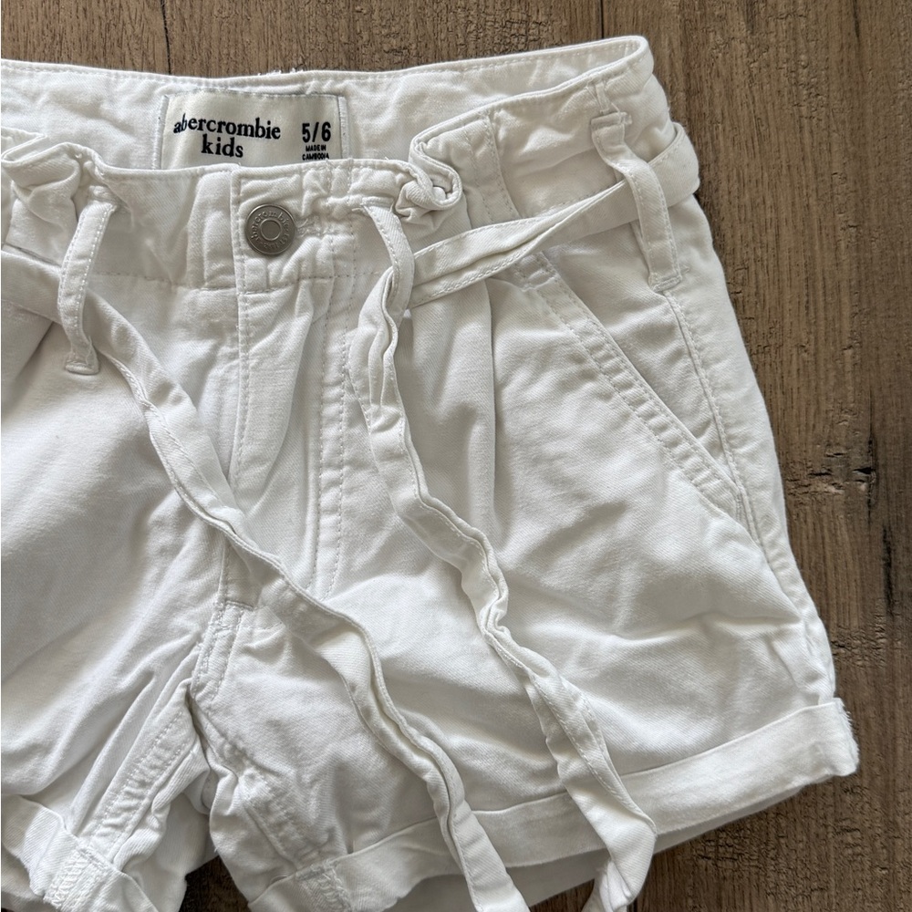 Toddler Abercrombie & Fitch White Shorts - Picture 7 of 7